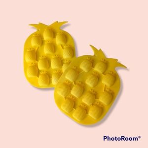 Set of 2 Pineapple Molds, Yellow Silicone